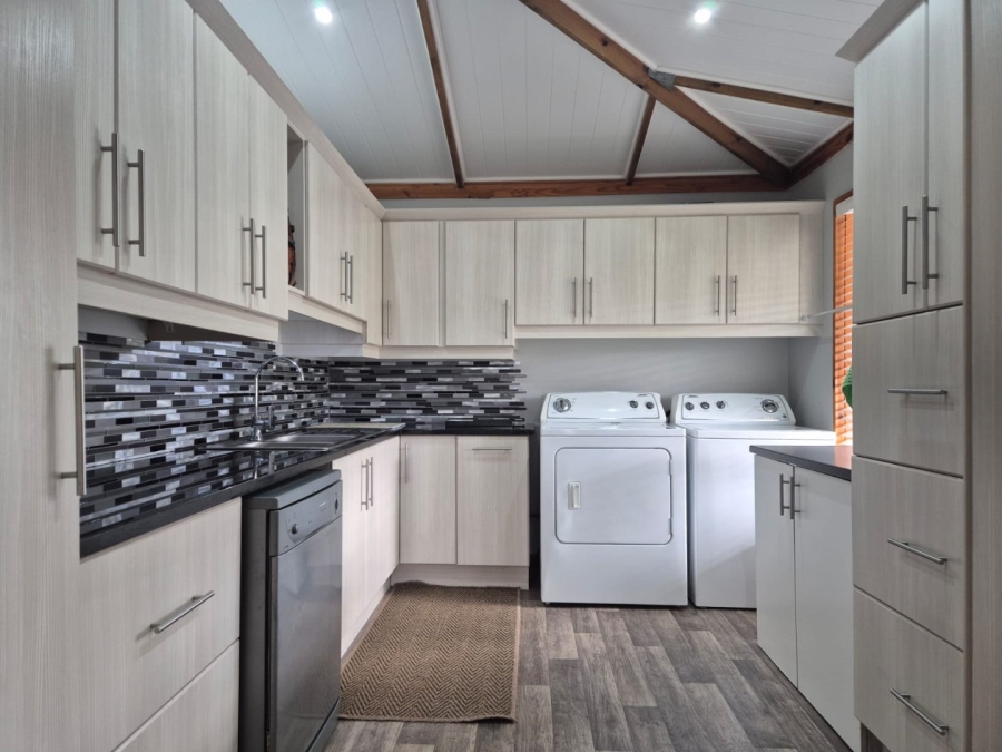 4 Bedroom Property for Sale in Stilbaai Wes Western Cape